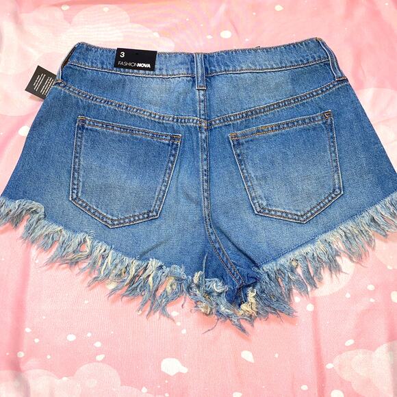 New Fashion Nova 3 Fray Hem Denim‎ Shorts Light Blue Wash Fringe Yoke Jean - Picture 2 of 2